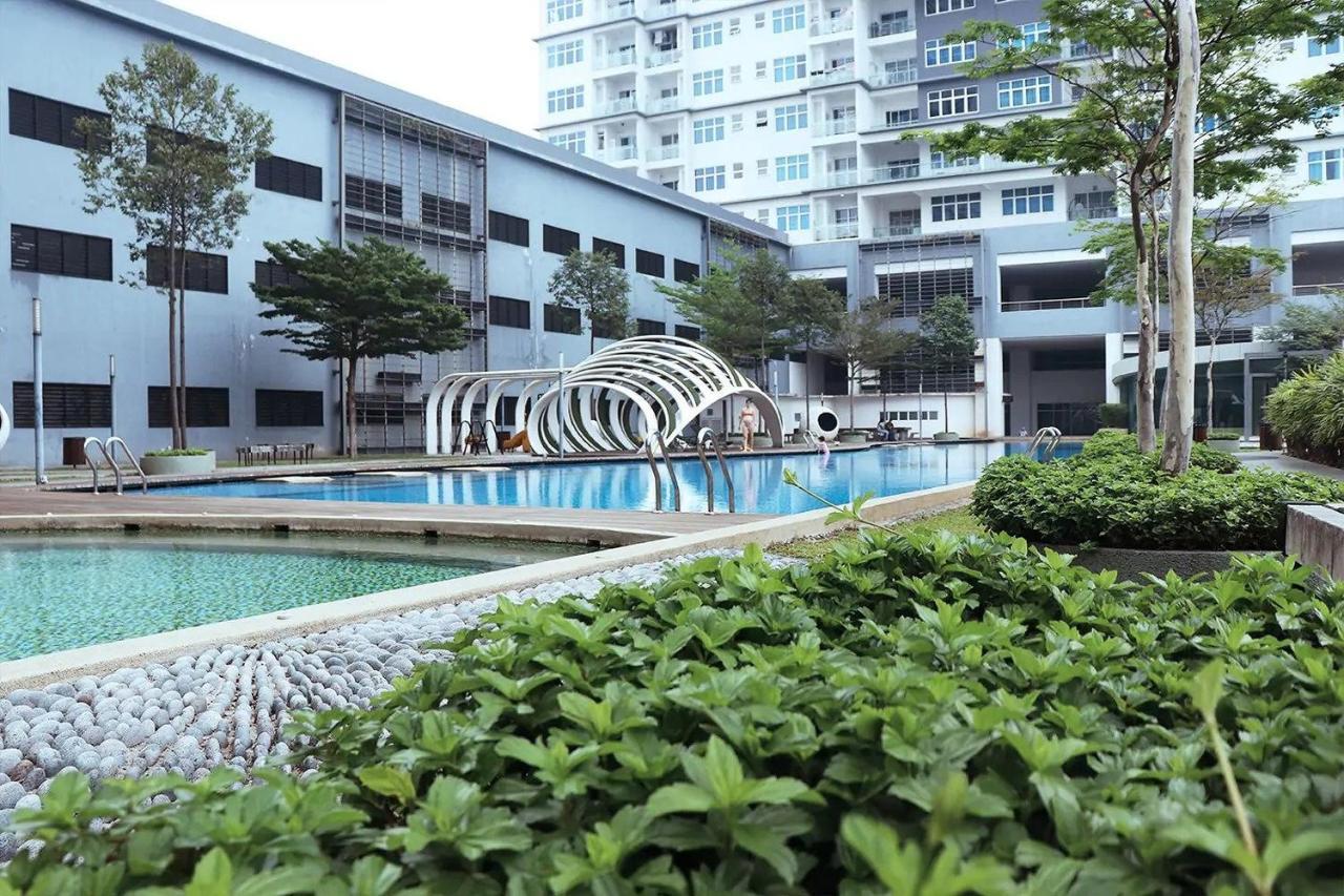 Puchong Skypod Residence @ Hostay ภายนอก รูปภาพ